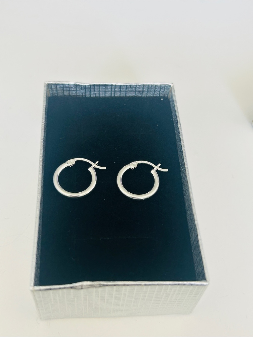 Taxco Mexico 925 Sterling Silver Hoop Earrings 1 cm  New